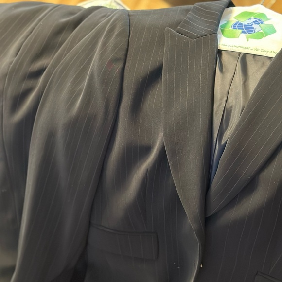 Tahari Arthur Levine Ladies Dress Suit - Pin Stripes - Picture 10 of 10